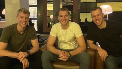 ОД ЖАРДИЊЕРЕ ДО ПУНЕ АРЕНЕ: Дирљива прича браће Јарамаз о кошарци, детињству, породичним успоменама... ОД ЖАРДИЊЕРЕ ДО ПУНЕ АРЕНЕ: Дирљива прича браће Јарамаз о кошарци, детињству, породичним успоменама...