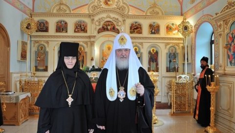 ИГУМАНИЈА ДА ПРОДА МЕРЦЕДЕС: Поглавар Руске православне цркве Кирил тражи да свештеници буду скромни кад купују аутомобиле ИГУМАНИЈА ДА ПРОДА МЕРЦЕДЕС: Поглавар Руске православне цркве Кирил тражи да свештеници буду скромни кад купују аутомобиле