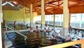 TERMALNO PINK JEZERO ČEKA GOSTE: Ponovo otvoren banjski kompleks u Pačiru TERMALNO PINK JEZERO ČEKA GOSTE: Ponovo otvoren banjski kompleks u Pačiru