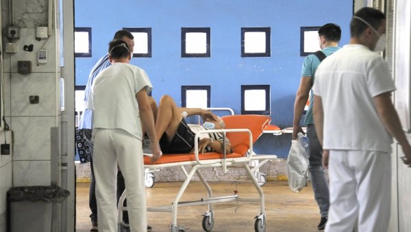 ТУЧА У КАТАСТРУ: Службеник ударио адвокате, једног нокаутирао ТУЧА У КАТАСТРУ: Службеник ударио адвокате, једног нокаутирао