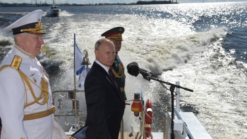 PROSLAVA RUSKE VOJNE FLOTE: Putin – moć mornarice u novom oružju (FOTO) PROSLAVA RUSKE VOJNE FLOTE: Putin – moć mornarice u novom oružju (FOTO)
