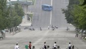 JAVNO POGUBLJENJE: U Severnoj Koreji streljan muškarac jer je prekšio korona pravila! JAVNO POGUBLJENJE: U Severnoj Koreji streljan muškarac jer je prekšio korona pravila!