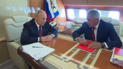 U PREDSEDNIČKOM AVIONU: Šojgu na sastanku sa Putinom među oblacima (VIDEO) U PREDSEDNIČKOM AVIONU: Šojgu na sastanku sa Putinom među oblacima (VIDEO)
