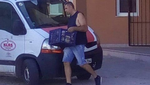 ЛОПТУ ЗАМЕНИО ГАЈБИЦАМА: Легендарни кошаркаш БиХ, због короне, приморан да се бави атипичним занимањем за једног бившег спортисту ЛОПТУ ЗАМЕНИО ГАЈБИЦАМА: Легендарни кошаркаш БиХ, због короне, приморан да се бави атипичним занимањем за једног бившег спортисту