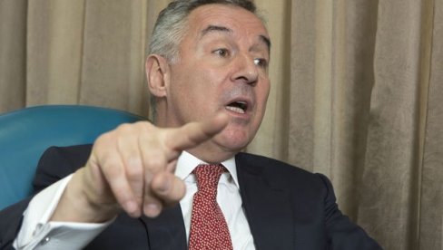 Мило Ђукановић би могао у Хагу да сведочи у корист Тачија Мило Ђукановић би могао у Хагу да сведочи у корист Тачија
