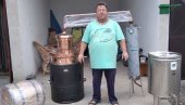 ПРИЗНАЊА НАЈБОЉИМ РАКИЈАШИМА: Чашица интернета у част култа ракије (ФОТО) ПРИЗНАЊА НАЈБОЉИМ РАКИЈАШИМА: Чашица интернета у част култа ракије (ФОТО)