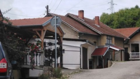ЧЕКАЈУ СЕ РЕЗУЛТАТИ ОБДУКЦИЈЕ: Затражена ДНК анализа гардеробе - сумња се да је брата убио МОТИКОМ ЧЕКАЈУ СЕ РЕЗУЛТАТИ ОБДУКЦИЈЕ: Затражена ДНК анализа гардеробе - сумња се да је брата убио МОТИКОМ