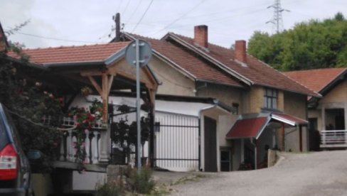 ČEKAJU SE REZULTATI OBDUKCIJE: Zatražena DNK analiza garderobe - sumnja se da je brata ubio MOTIKOM ČEKAJU SE REZULTATI OBDUKCIJE: Zatražena DNK analiza garderobe - sumnja se da je brata ubio MOTIKOM