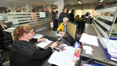 НАСТАВЉА СЕ БОРБА ОКО ПРАВА НА ИЗДАВАЊЕ ЛИСТА НЕПОКРЕТНОСТИ: Адвокати траже иста права као нотари НАСТАВЉА СЕ БОРБА ОКО ПРАВА НА ИЗДАВАЊЕ ЛИСТА НЕПОКРЕТНОСТИ: Адвокати траже иста права као нотари