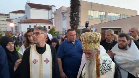 МИТРОПОЛИТ АМФИЛОХИЈЕ: Опљачкали су све, остало им само да отимају светиње Божије МИТРОПОЛИТ АМФИЛОХИЈЕ: Опљачкали су све, остало им само да отимају светиње Божије