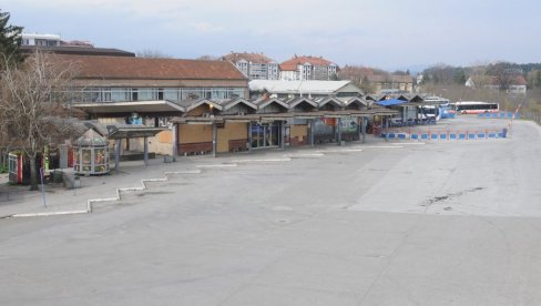 REKONSTRUKCIJA ČEKA PRESUDU: Kraljevačka Autobuska stanica postala ruglo grada na Ibru REKONSTRUKCIJA ČEKA PRESUDU: Kraljevačka Autobuska stanica postala ruglo grada na Ibru