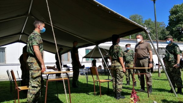 МИНИСТАР ОДБРАНЕ: Подофицири су кичма војске и она жели да улаже у њих МИНИСТАР ОДБРАНЕ: Подофицири су кичма војске и она жели да улаже у њих