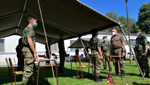 МИНИСТАР ОДБРАНЕ: Подофицири су кичма војске и она жели да улаже у њих МИНИСТАР ОДБРАНЕ: Подофицири су кичма војске и она жели да улаже у њих