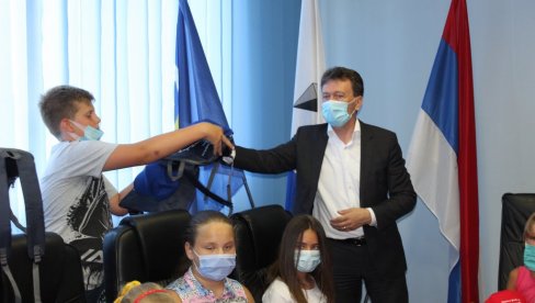 НАЧЕЛНИКОВА ПОДРШКА МАЛИШАНИМА: Деца из Угљевика иду на НТЦ камп на планини Гучево код Лознице НАЧЕЛНИКОВА ПОДРШКА МАЛИШАНИМА: Деца из Угљевика иду на НТЦ камп на планини Гучево код Лознице
