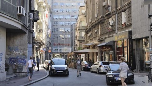 NUŠIĆEVU RADE DO OKTOBRA: Vozila neće moći da se ͔parkiraju posle obnove Čumićevog sokačeta