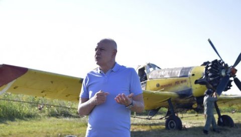 У ОБРАЧУН СА КОМАРЦИМА ИЗ ВАЗДУХА: Коначно полетела авијација У ОБРАЧУН СА КОМАРЦИМА ИЗ ВАЗДУХА: Коначно полетела авијација