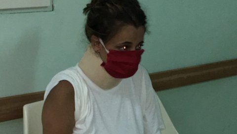 БЕЗАЗЛЕНА ИГРА, ПА НОГОМ ЗА ВРАТ: Александар (20) повредио Анастасију (20) на одмору (ФОТО) БЕЗАЗЛЕНА ИГРА, ПА НОГОМ ЗА ВРАТ: Александар (20) повредио Анастасију (20) на одмору (ФОТО)