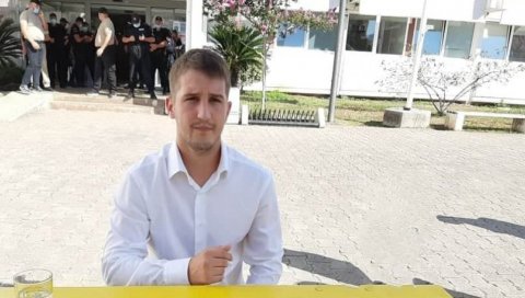 ПОЗИВ НА ДУЕЛ ИСПРЕД ОПШТИНЕ БУДВА: Повређени младић позвао на црту одборника ДПС ПОЗИВ НА ДУЕЛ ИСПРЕД ОПШТИНЕ БУДВА: Повређени младић позвао на црту одборника ДПС