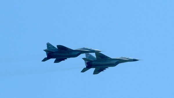 НАЛЕТИ ЛЕТЕЛИЦА ВОЈСКЕ СРБИЈЕ: Сутра и прекосутра прелети авиона и хеликоптера изнад Београда НАЛЕТИ ЛЕТЕЛИЦА ВОЈСКЕ СРБИЈЕ: Сутра и прекосутра прелети авиона и хеликоптера изнад Београда