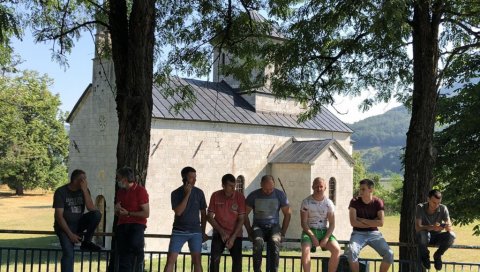 ВАСОЈЕВИЋИ БЕДЕМ МЕТОХА: Народ у Андријевици не да власти да прекњижи црквену имовину на државну ВАСОЈЕВИЋИ БЕДЕМ МЕТОХА: Народ у Андријевици не да власти да прекњижи црквену имовину на државну