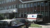 БОЛНИЦЕ У БЕОГРАДУ ПОПУЊЕНЕ: Ковид пацијенте екипе Хитне помоћи возе у Петровац на Млави БОЛНИЦЕ У БЕОГРАДУ ПОПУЊЕНЕ: Ковид пацијенте екипе Хитне помоћи возе у Петровац на Млави