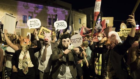 ИЗРАЕЛЦИ ВЕЋ НЕДЕЉАМА НЕ ОДУСТАЈУ: Хиљаде демонстраната против Нетанијахуа ИЗРАЕЛЦИ ВЕЋ НЕДЕЉАМА НЕ ОДУСТАЈУ: Хиљаде демонстраната против Нетанијахуа