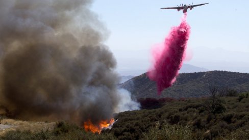 NESTAO AVION ZA GAŠENJE POŽARA: Letelici sa jednim pilotom gubi se trag tokom akcije u Oregonu NESTAO AVION ZA GAŠENJE POŽARA: Letelici sa jednim pilotom gubi se trag tokom akcije u Oregonu