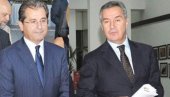 ДЕМОКРАТЕ: Беба Поповић стоји иза портала udar.me, препознали смо му рукопис ДЕМОКРАТЕ: Беба Поповић стоји иза портала udar.me, препознали смо му рукопис