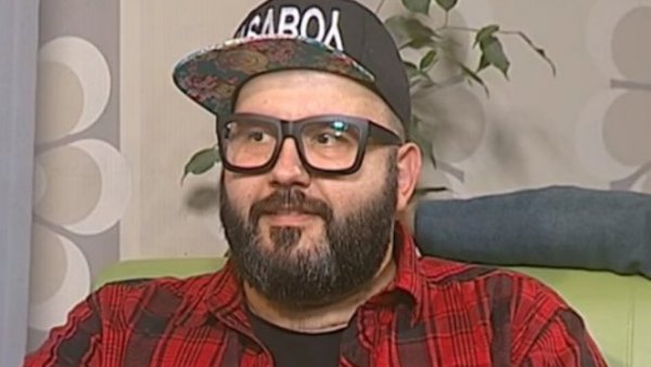 ПРАТИМ ЈК НА ИНСТАГРАМУ, ОНА МЕНЕ НЕ: Дејан Милићевић о сарадњи са Јеленом Карлеушом и револуцији коју су направили ПРАТИМ ЈК НА ИНСТАГРАМУ, ОНА МЕНЕ НЕ: Дејан Милићевић о сарадњи са Јеленом Карлеушом и револуцији коју су направили