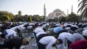 JEDAN OD NAJVEĆIH PRAZNIKA U ISLAMU: Muslimani proslavljaju Kurban-bajram JEDAN OD NAJVEĆIH PRAZNIKA U ISLAMU: Muslimani proslavljaju Kurban-bajram