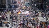 HAOS U BERLINU ZBOG MASOVNIH PROTESTA: Povređeno 45 policajaca, uhapšena 133 demonstranta HAOS U BERLINU ZBOG MASOVNIH PROTESTA: Povređeno 45 policajaca, uhapšena 133 demonstranta