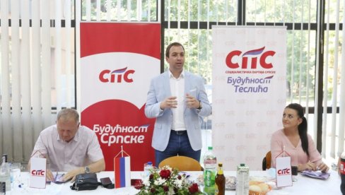 ОПШТИНСКИ ОДБОР СП ПРЕШАО У СПС: Шкребић кандидат за начелника Теслића ОПШТИНСКИ ОДБОР СП ПРЕШАО У СПС: Шкребић кандидат за начелника Теслића