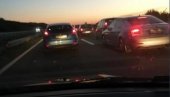 DIVLJANJE AUTOPUTEM: Jurili brzinom 254 i 207 km/h, jedan vozač bio pijan DIVLJANJE AUTOPUTEM: Jurili brzinom 254 i 207 km/h, jedan vozač bio pijan