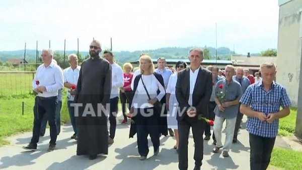 25 ГОДИНА ОД ОЛУЈЕ: У школском дворишту убили су децу с посебним потребама, било је сведока, али убице су слободне (ВИДЕО) 25 ГОДИНА ОД ОЛУЈЕ: У школском дворишту убили су децу с посебним потребама, било је сведока, али убице су слободне (ВИДЕО)