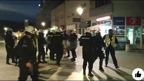 СРБИМА ПРОТЕРАНИМ ИЗ НИКШИЋА И ЗАБРАНА УЛАСКА: Огласила се Црногроска полиција о вечерашњем скандалу СРБИМА ПРОТЕРАНИМ ИЗ НИКШИЋА И ЗАБРАНА УЛАСКА: Огласила се Црногроска полиција о вечерашњем скандалу