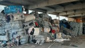 ТЕКСТИЛНИ ОТПАД ГУШИ ЕУ: Просечан Европљанин годишње баци 11 килограма одеће ТЕКСТИЛНИ ОТПАД ГУШИ ЕУ: Просечан Европљанин годишње баци 11 килограма одеће