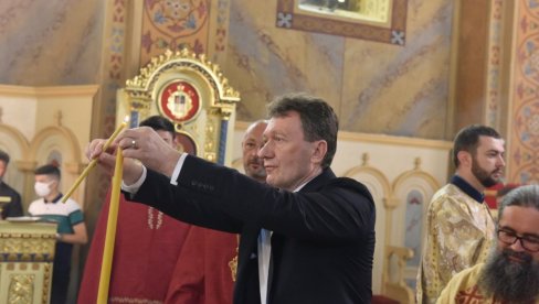 ВЕРА НАС ЈЕ ОДРЖАЛА: Василије Перић о православљу у Угљевику ВЕРА НАС ЈЕ ОДРЖАЛА: Василије Перић о православљу у Угљевику