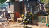 УЖАС КОД БОРА: Пауну се запалила кућа док је спавао, ватрогасци га извукли из буктиње УЖАС КОД БОРА: Пауну се запалила кућа док је спавао, ватрогасци га извукли из буктиње