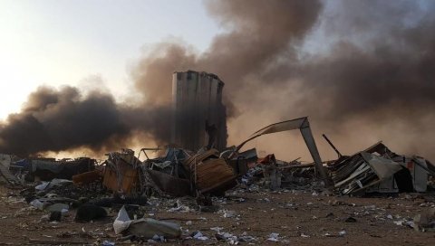 ПОТРЕСНЕ ФОТОГРАФИЈЕ: Погледајте како изгледа Бејрут после стравичне експлозије! (ФОТО) ПОТРЕСНЕ ФОТОГРАФИЈЕ: Погледајте како изгледа Бејрут после стравичне експлозије! (ФОТО)