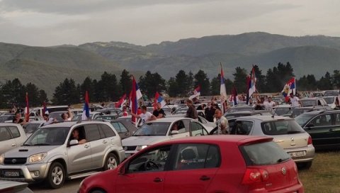 ВЕЛИЧАНСТВЕНИ СКУП У БЕРАНАМА: Ауто литија у част 800 година Епархије (ФОТО/ВИДЕО) ВЕЛИЧАНСТВЕНИ СКУП У БЕРАНАМА: Ауто литија у част 800 година Епархије (ФОТО/ВИДЕО)