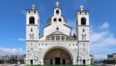 ЦРКВА ОДГОВОРИЛА МИЛОВИМ СТРУЧЊАЦИМА: Још један безобзирни напад на Митрополију ЦРКВА ОДГОВОРИЛА МИЛОВИМ СТРУЧЊАЦИМА: Још један безобзирни напад на Митрополију