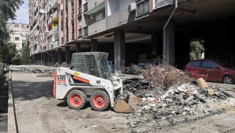 ПОСЛЕ ПИСАЊА НОВОСТИ: Уклањају смеће и шут из Шајкашке ПОСЛЕ ПИСАЊА НОВОСТИ: Уклањају смеће и шут из Шајкашке