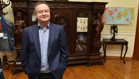 ДАЧИЋ ОТКРИО ЧИЈУ ВАКЦИНУ БИ ПРИМИО: Радио је тестове на корону, није имао антитела ДАЧИЋ ОТКРИО ЧИЈУ ВАКЦИНУ БИ ПРИМИО: Радио је тестове на корону, није имао антитела