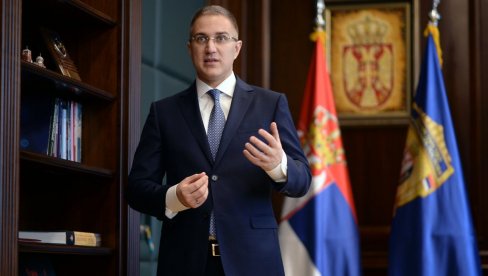 НЕВЕРОВАТНО ЈЕ ДА ПЛАЧУ ЗБОГ ВУЧИЋЕВОГ УСПЕХА: Небојша Стефановић о преговорима у Вашингтону и реакцији дела српске опозиције НЕВЕРОВАТНО ЈЕ ДА ПЛАЧУ ЗБОГ ВУЧИЋЕВОГ УСПЕХА: Небојша Стефановић о преговорима у Вашингтону и реакцији дела српске опозиције