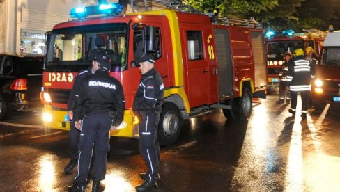 VELIKI POŽAR U KNEZ MIHAILOVOJ: Gori zgrada u kojoj se nalazi poznati butik, dim kulja na sve strane (VIDEO)