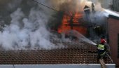 ПОЖАР У ВЕЛИКОМ ТРНОВЦУ: Гори породична кућа, има повређених