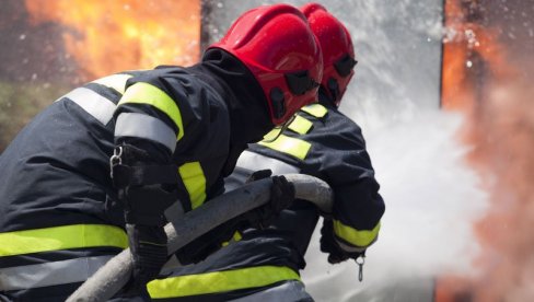ГОРИ ОГРОМНА ДЕПОНИЈА У БЛАЦУ: Језива ватрена стихија - запаљена планина смећа ГОРИ ОГРОМНА ДЕПОНИЈА У БЛАЦУ: Језива ватрена стихија - запаљена планина смећа