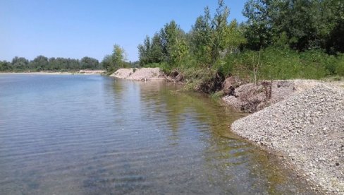 TRAGEDIJA: Potonuo čamac pun ljudi, izvučeno pet tela