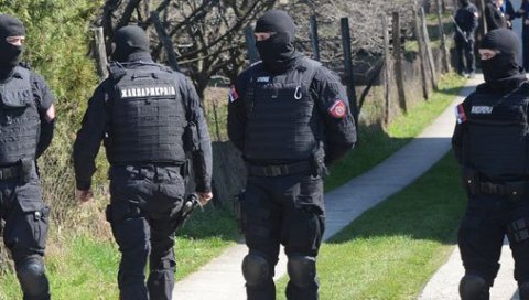 ВУЛИН О УЛОЗИ ЖАНДАРМЕРИЈЕ: Они су један од стубова стабилности и безбедности Србије ВУЛИН О УЛОЗИ ЖАНДАРМЕРИЈЕ: Они су један од стубова стабилности и безбедности Србије