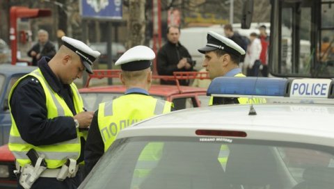 ДВЕ ОСОБЕ ТЕШКО, А ОСАМ ЛАКШЕ ПОВРЕЂЕНО: У Јужнобачком округу од 5. до 7. марта догодиле се 22 саобраћајне несреће ДВЕ ОСОБЕ ТЕШКО, А ОСАМ ЛАКШЕ ПОВРЕЂЕНО: У Јужнобачком округу од 5. до 7. марта догодиле се 22 саобраћајне несреће